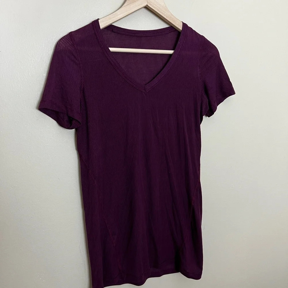 Lululemon • Purple V-Neck Tee